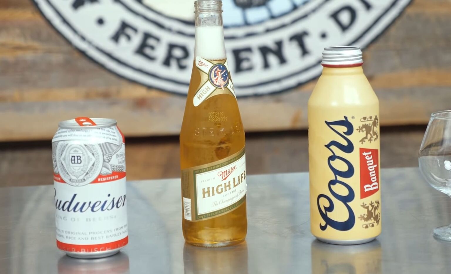 Miller High Life vs. Budweiser Which Beer Is Better? BrewingCrafter